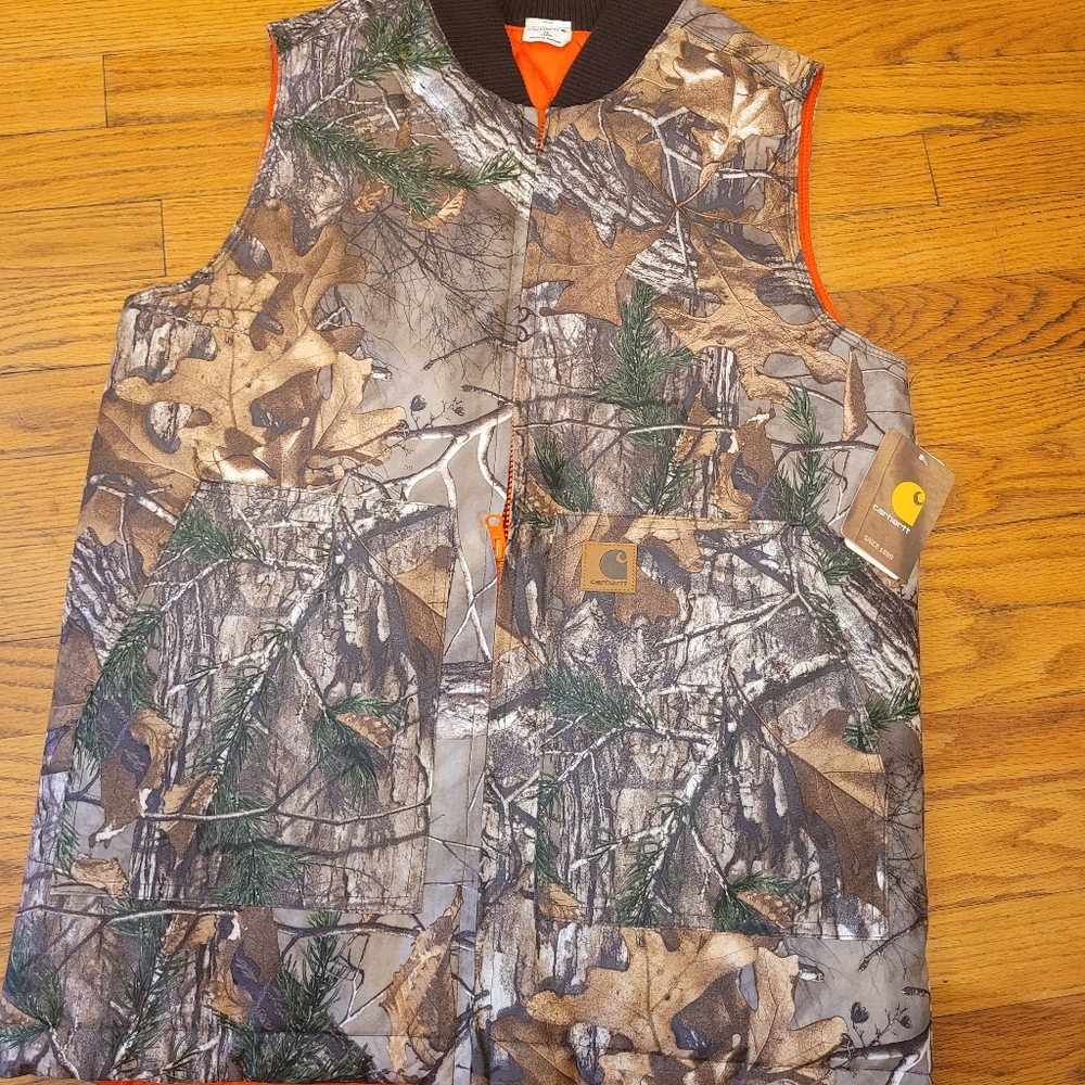 New boys carhartt vest  size xl (18-20)